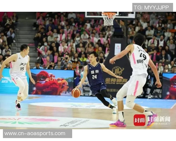 广东男篮与浙江男篮激战正酣谁能在这场巅峰对决中笑到最后 广东男篮与浙江男篮激战正酣谁能在这场巅峰对决中笑到最后